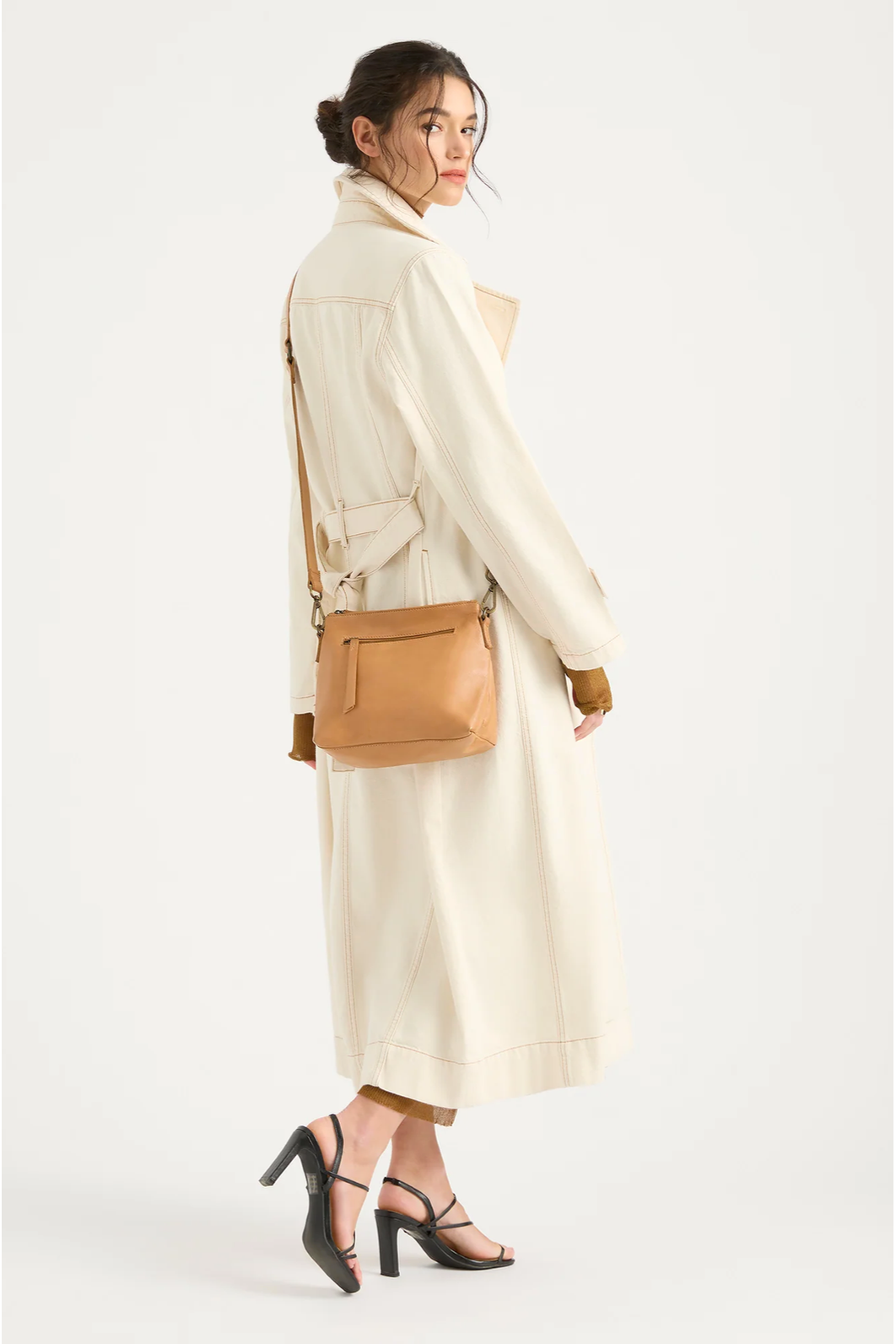 JUJU & Co Large Essential Leather Pouch in Tan