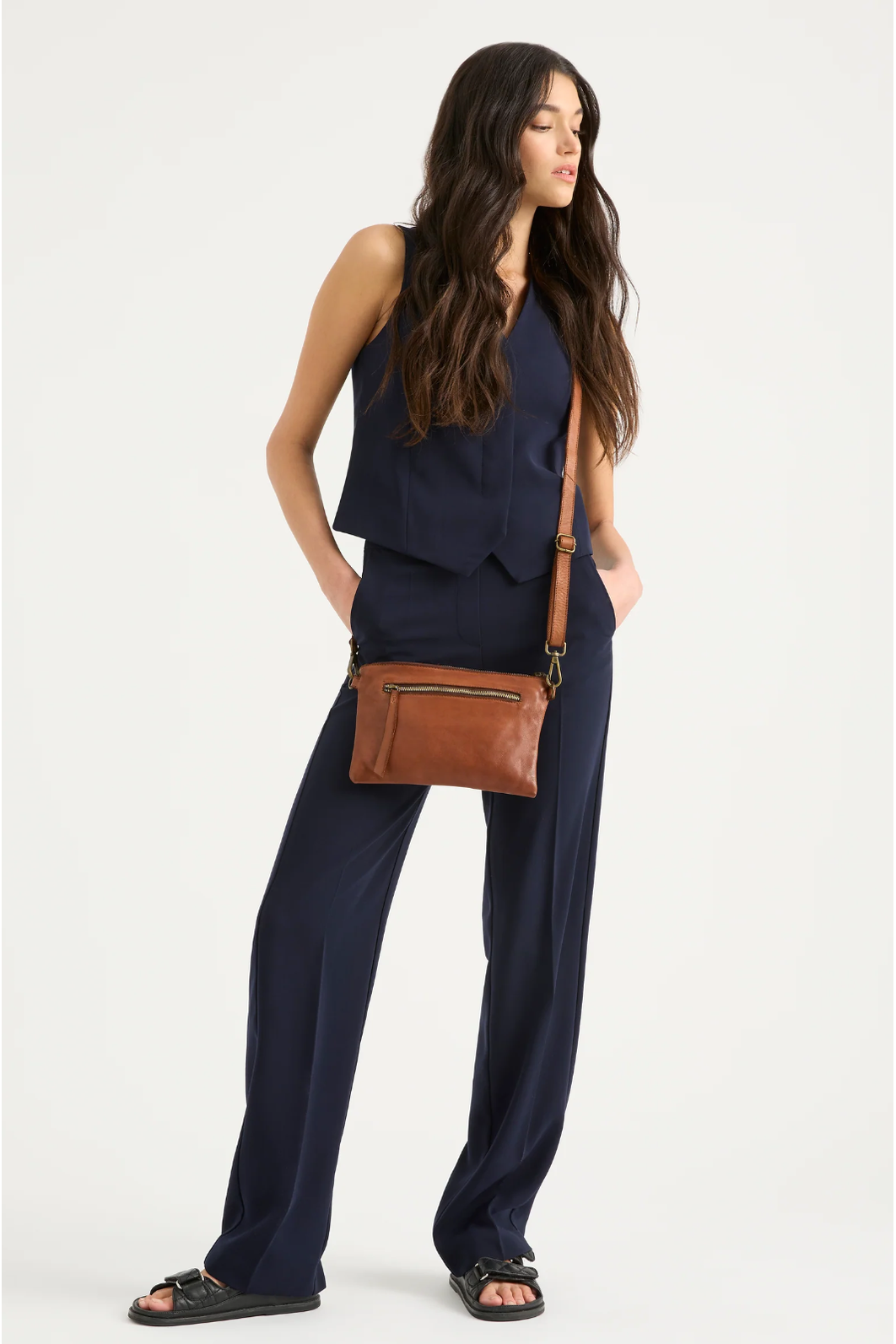 JUJU & Co Monterey Crossbody Leather bag in Cognac