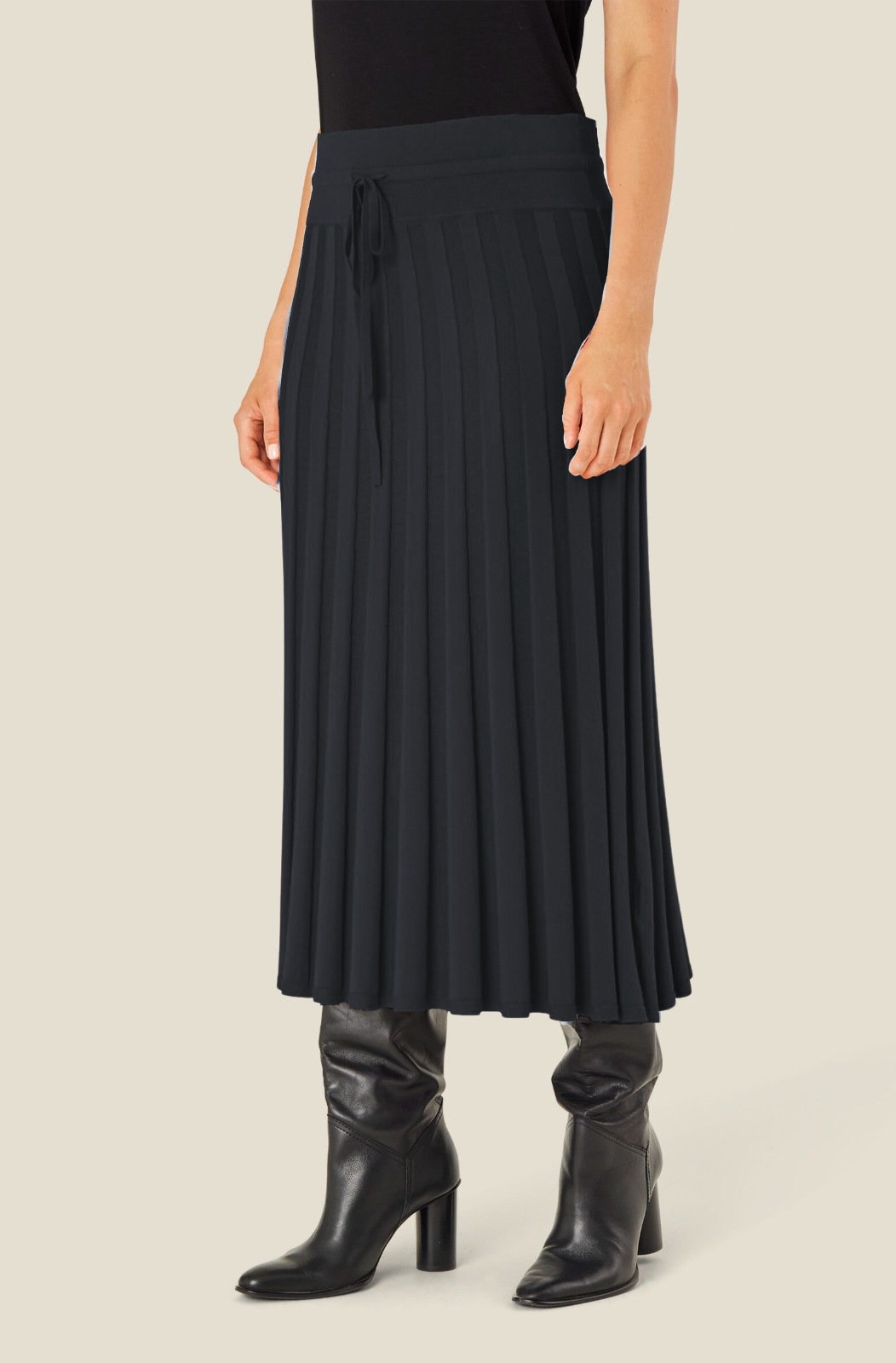 Masai Silke Knit Skirt in Black
