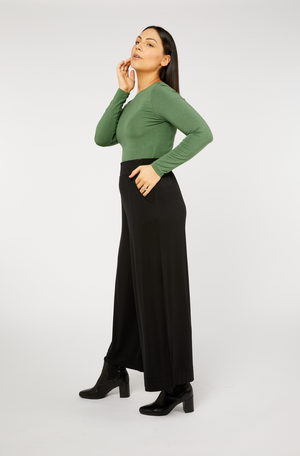 Tani Round neck Long sleeve fitted Tee Top in Sage Marle