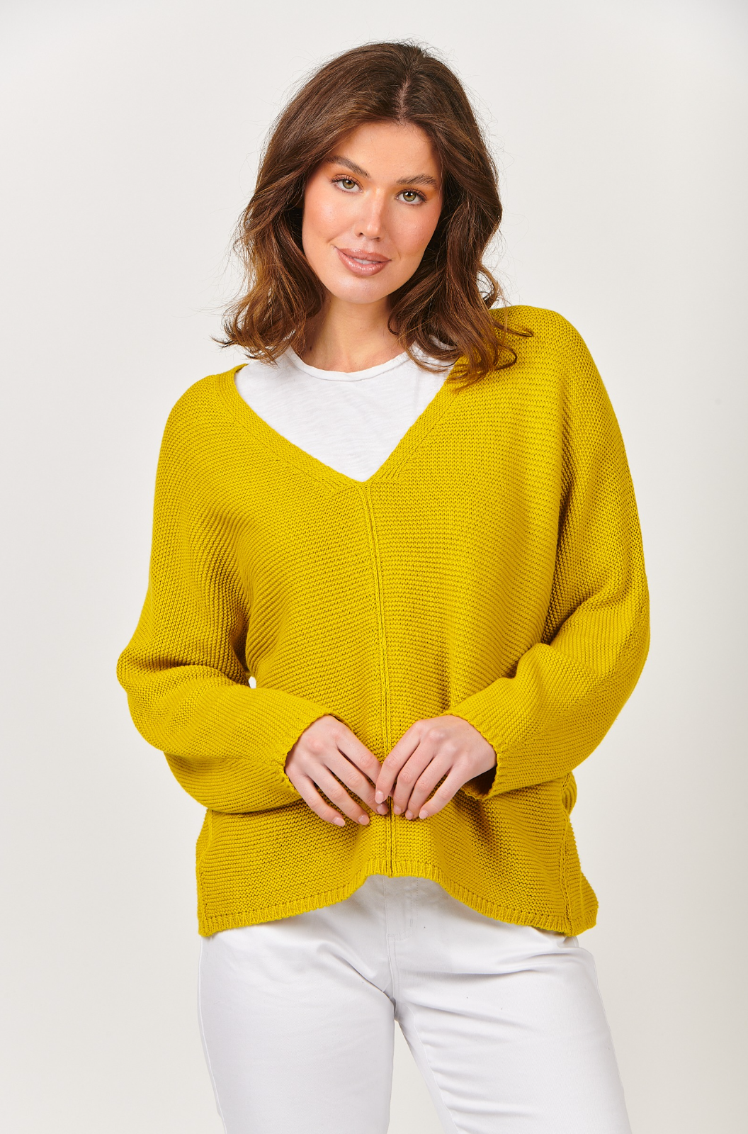 Naturals by O & J Knitted V Neck Jumper in Kiwi