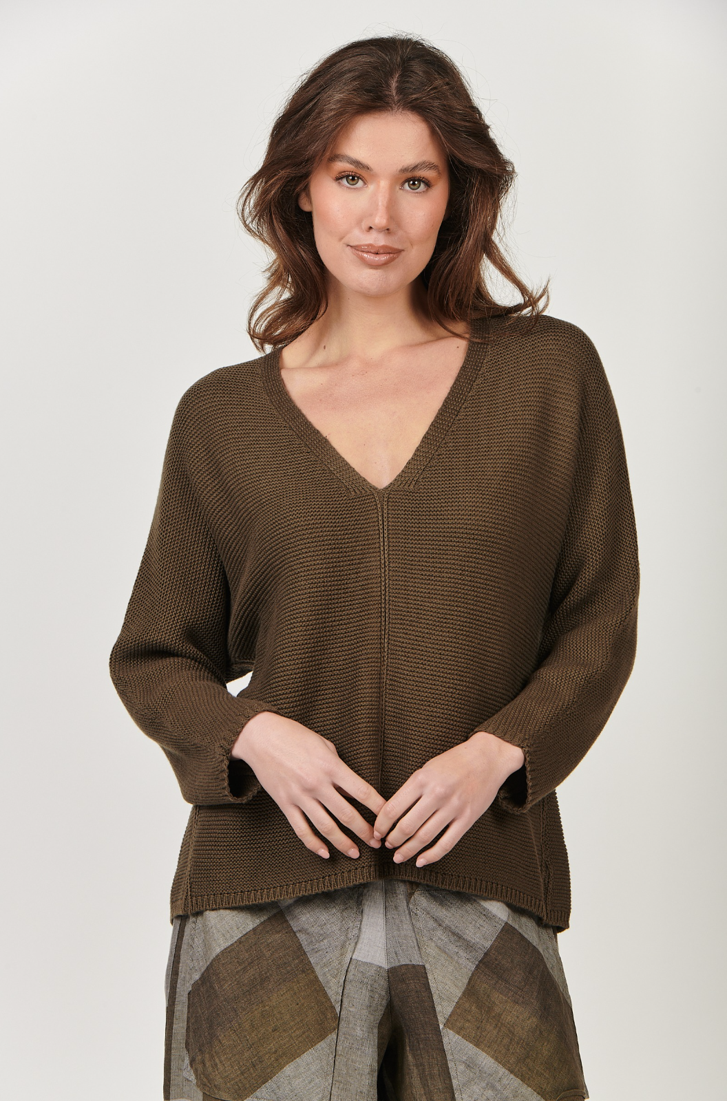 Naturals by O & J Knitted V Neck Jumper in Breen