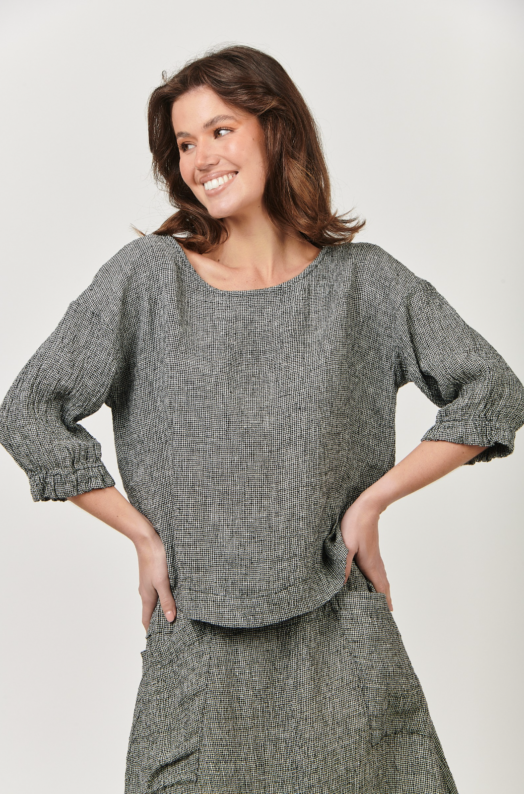 Naturals by O & J Button Back Top in Black Puppytooth