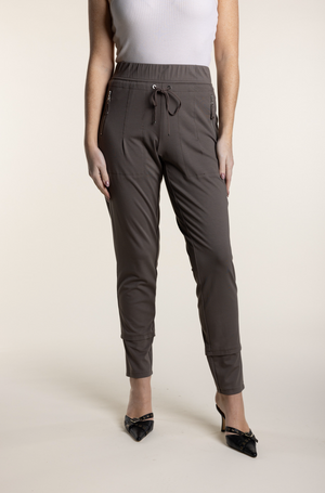 Two-T's Clothing Zip Panel Pant in Clove
