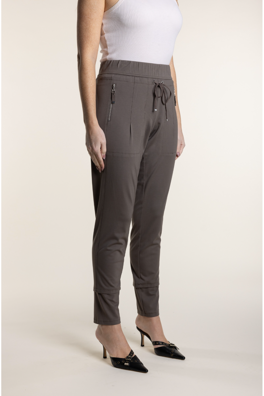 Two-T's Clothing Zip Panel Pant in Clove