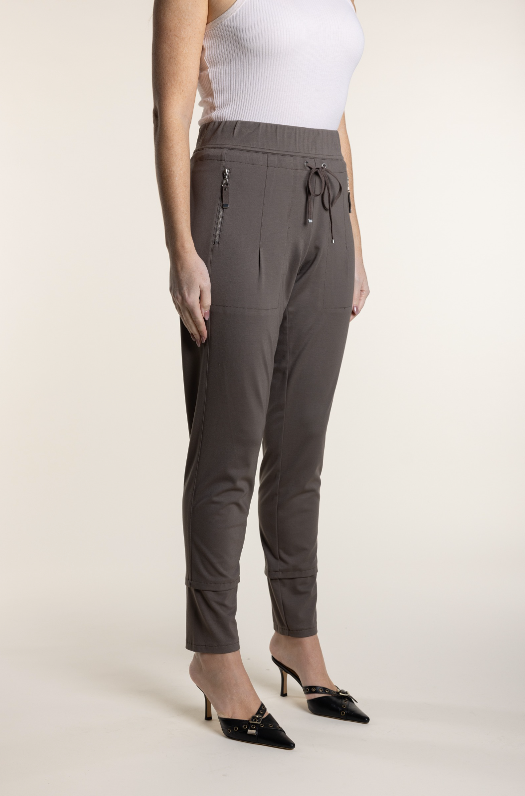 Two-T's Clothing Zip Panel Pant in Clove