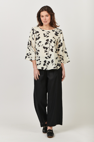 Naturals by O & J Wide Sleeve Top in Gingko Print