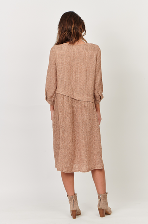 Naturals by O & J  A Symmetrical Pleat Dress in Chai Puppytooth