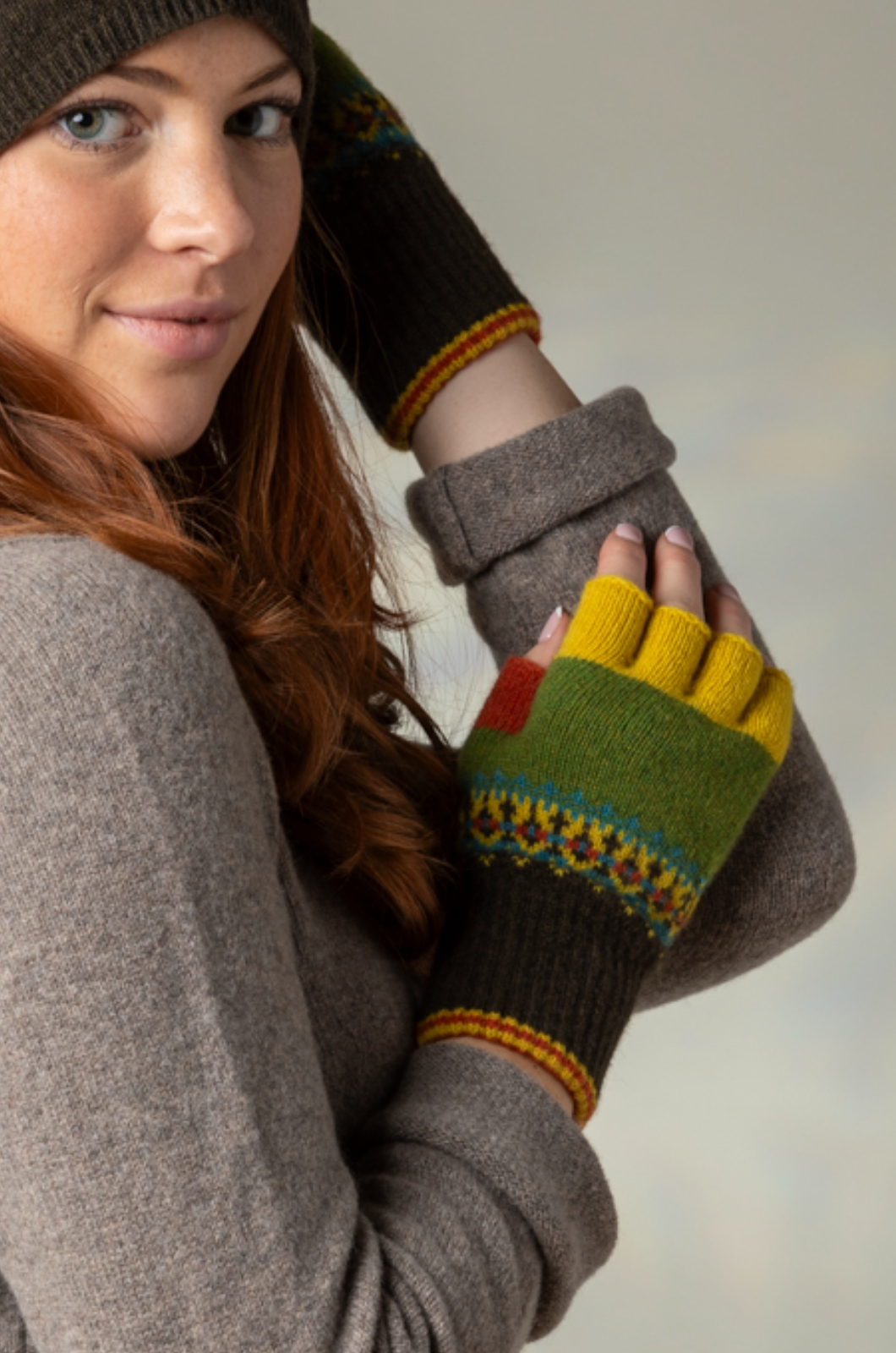 Eribe Knitwear Saint Alloa Fingerless Gloves in October