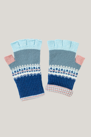 Eribe Knitwear Saint Alloa Fingerless Gloves in Dew