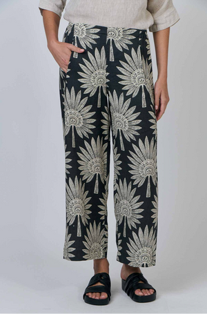 Naturals by O & J Linen Pant in Palm Print