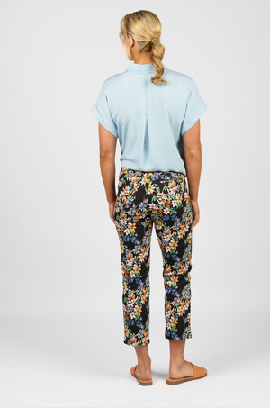 Vassalli Printed Slim Leg 7/8 Length Lightweight Pull on Pant in Grove