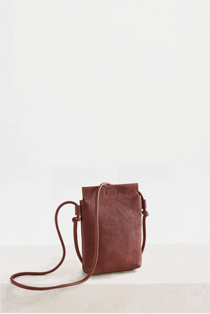 JUJU & Co Marina Pouch in Cognac
