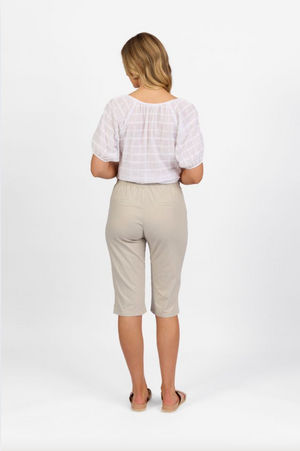 Vassalli Below Knee Skinny Leg Elastic Waist Pant in Stone