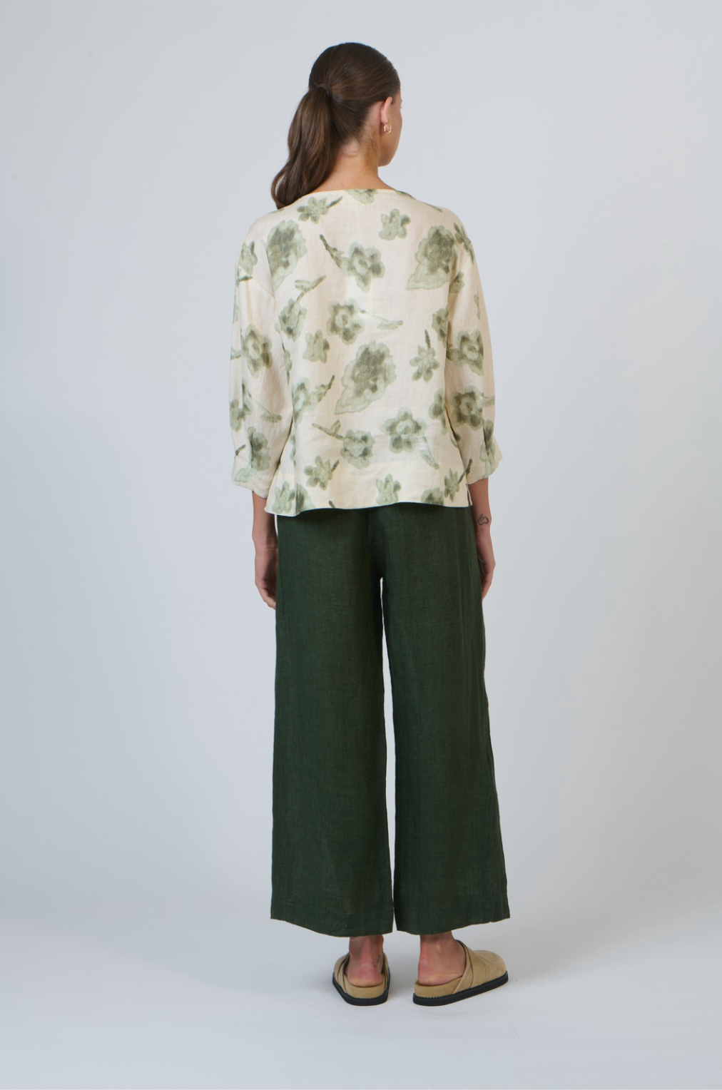 Naturals by O & J Linen Pant in Myrtle Plain