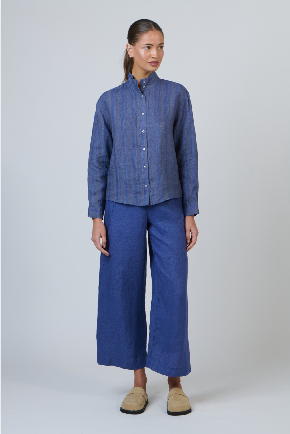 Naturals by O & J Linen Pant in Placid Plain