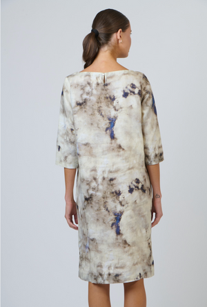 Naturals by O & J Boat Neck Midi Linen Dress in Emperador Print