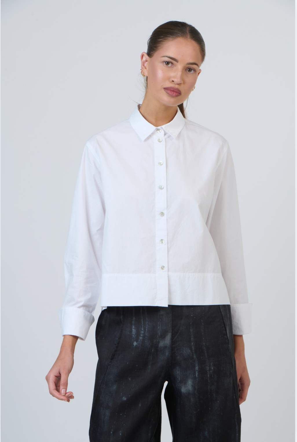 Naturals by O & J Button Through Top in Plain White