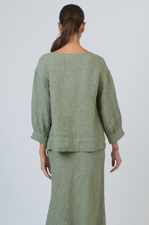 Naturals by O & J Boat Neck Top in Oregano Fleck