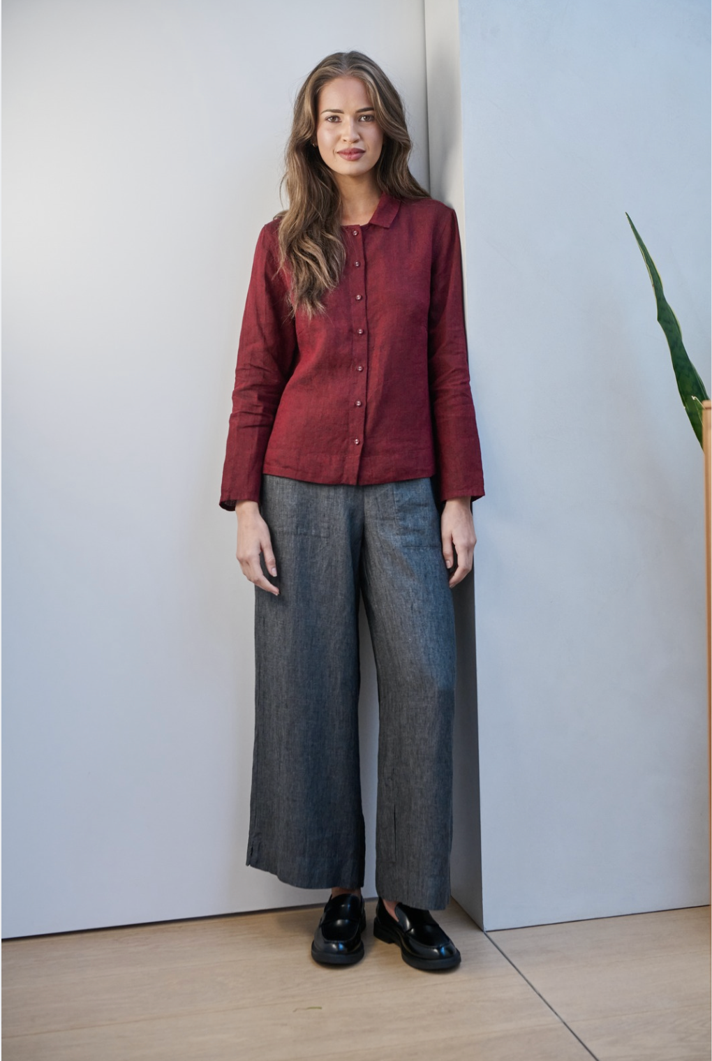 Naturals by O & J Linen Shirt in Plain Redwood