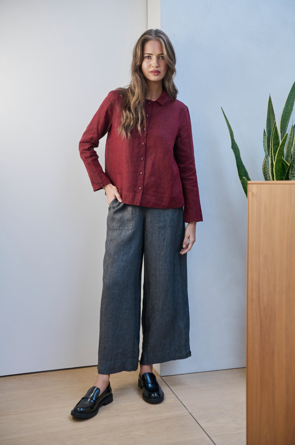 Naturals by O & J Linen Shirt in Plain Redwood