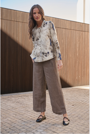 Naturals by O & J Linen Shirt in Emperador Print