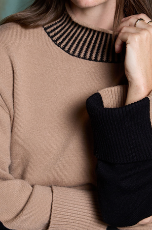 Surkana Two-tone sweater with elastic perkins collar in Beige