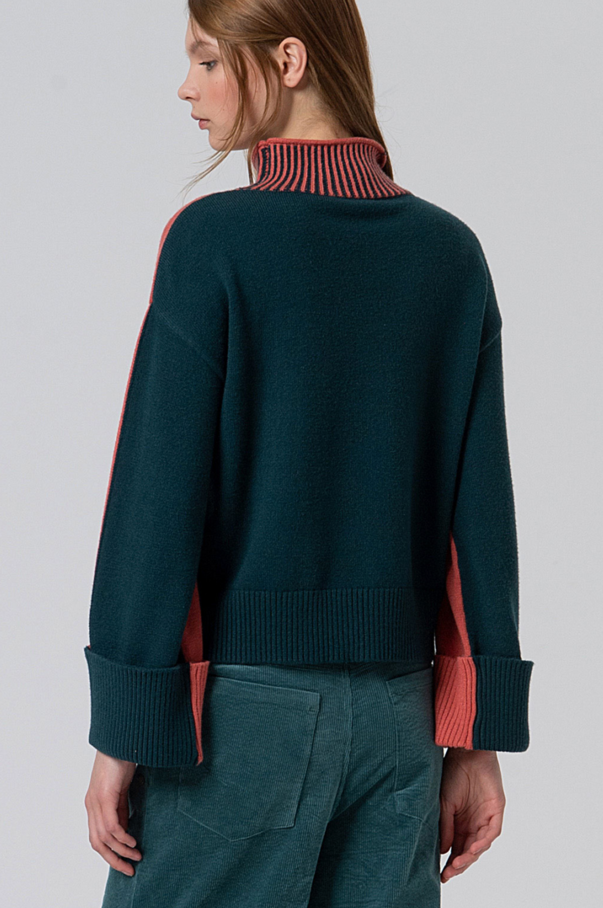 Surkana Two-tone sweater with elastic perkins collar in Tile