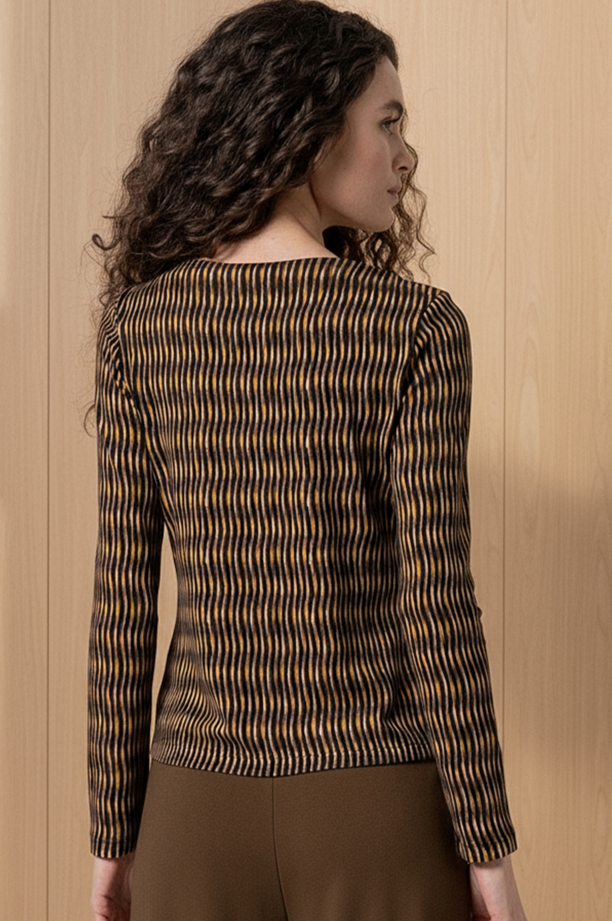 Surkana Stretch Top with Wave print