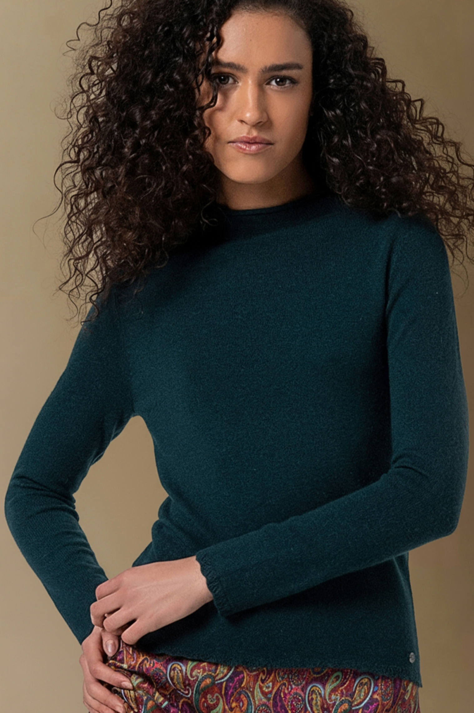 Surkana Knitted sweater perkins collar in Bottle Green