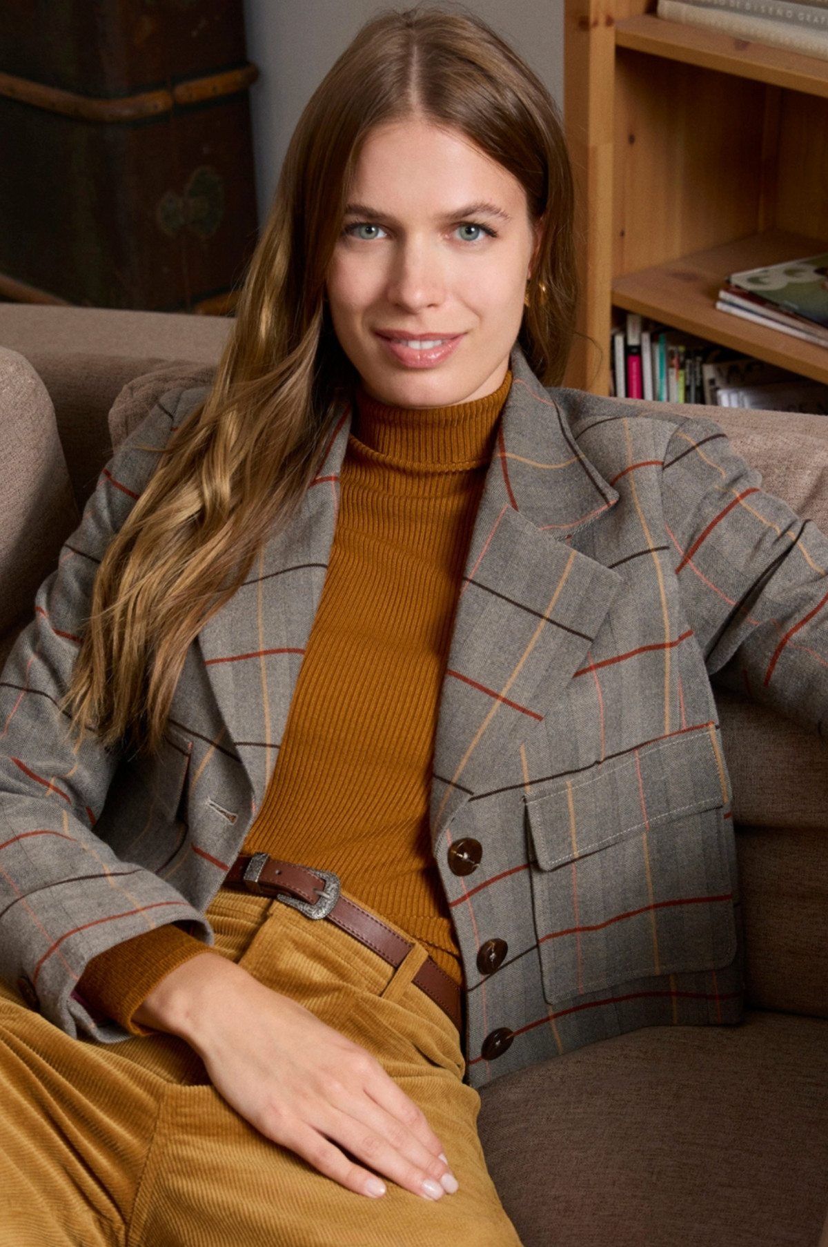 Surkana Cropped plaid blazer in Camel