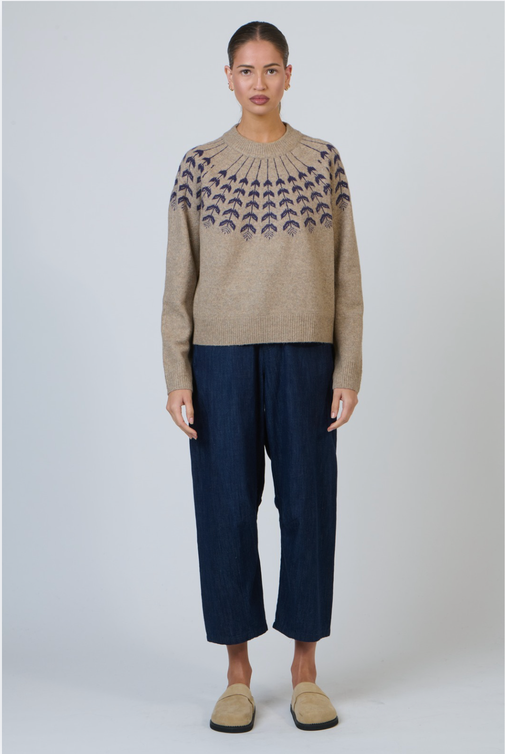 Olive et Julie Round Neck Patterned Yoke Jumper in Mousse