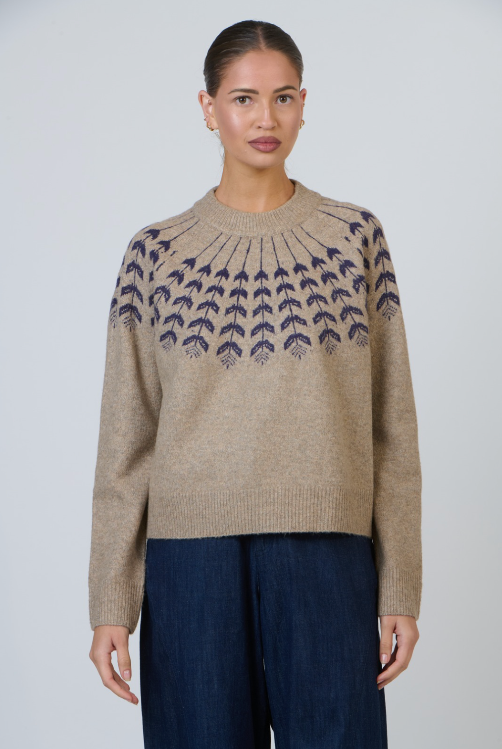 Olive et Julie Round Neck Patterned Yoke Jumper in Mousse