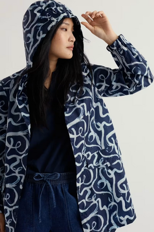Seasalt Cornwall Packable Raincoat in Ink Strokes Maritime
