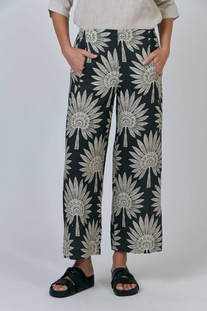 Naturals by O & J Linen Pant in Palm Print