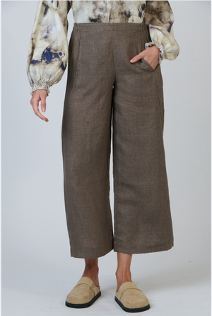Naturals by O & J Linen Pant in Cigar