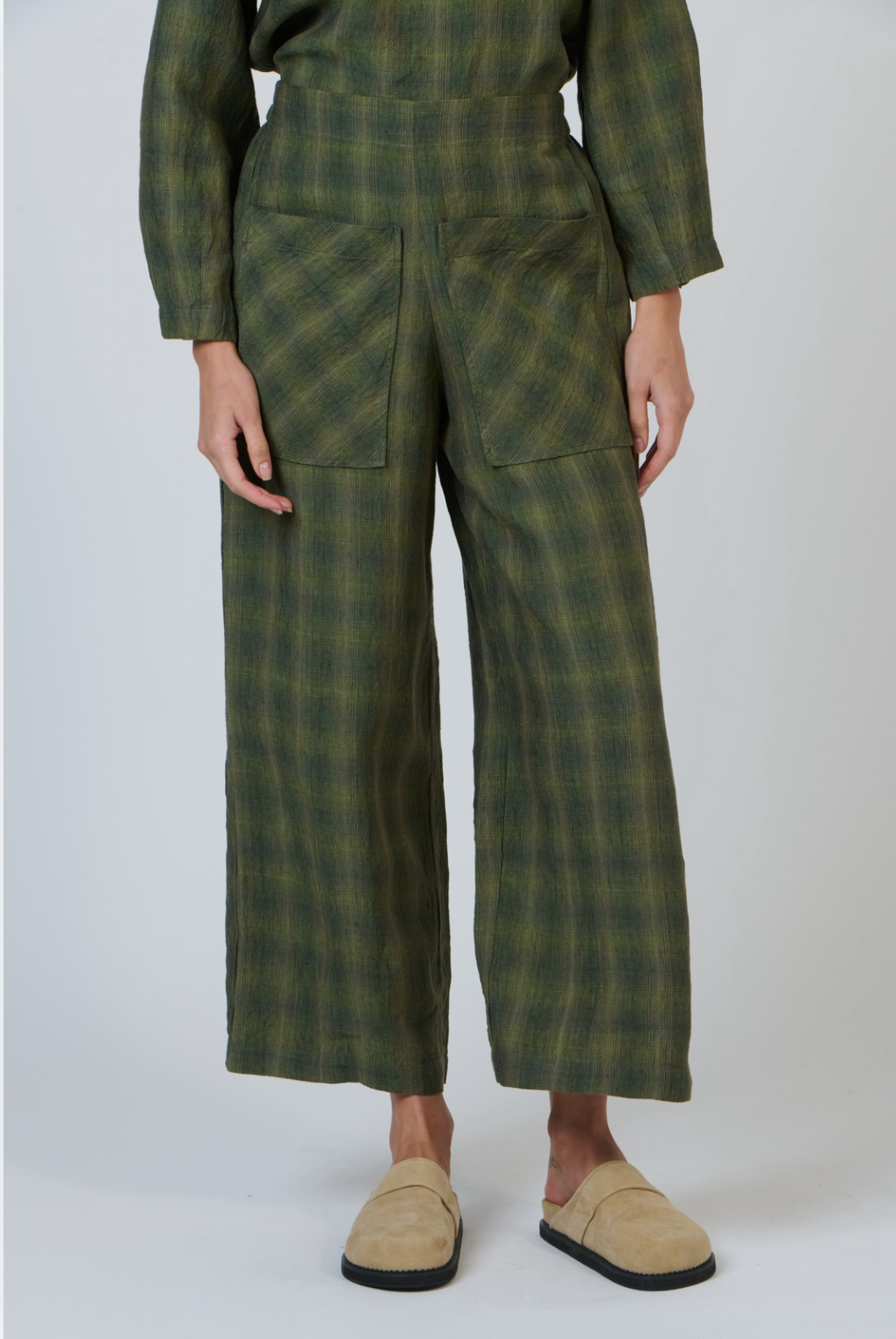 Naturals by O & J Linen Front Patch pocket Pant in Highlands Check