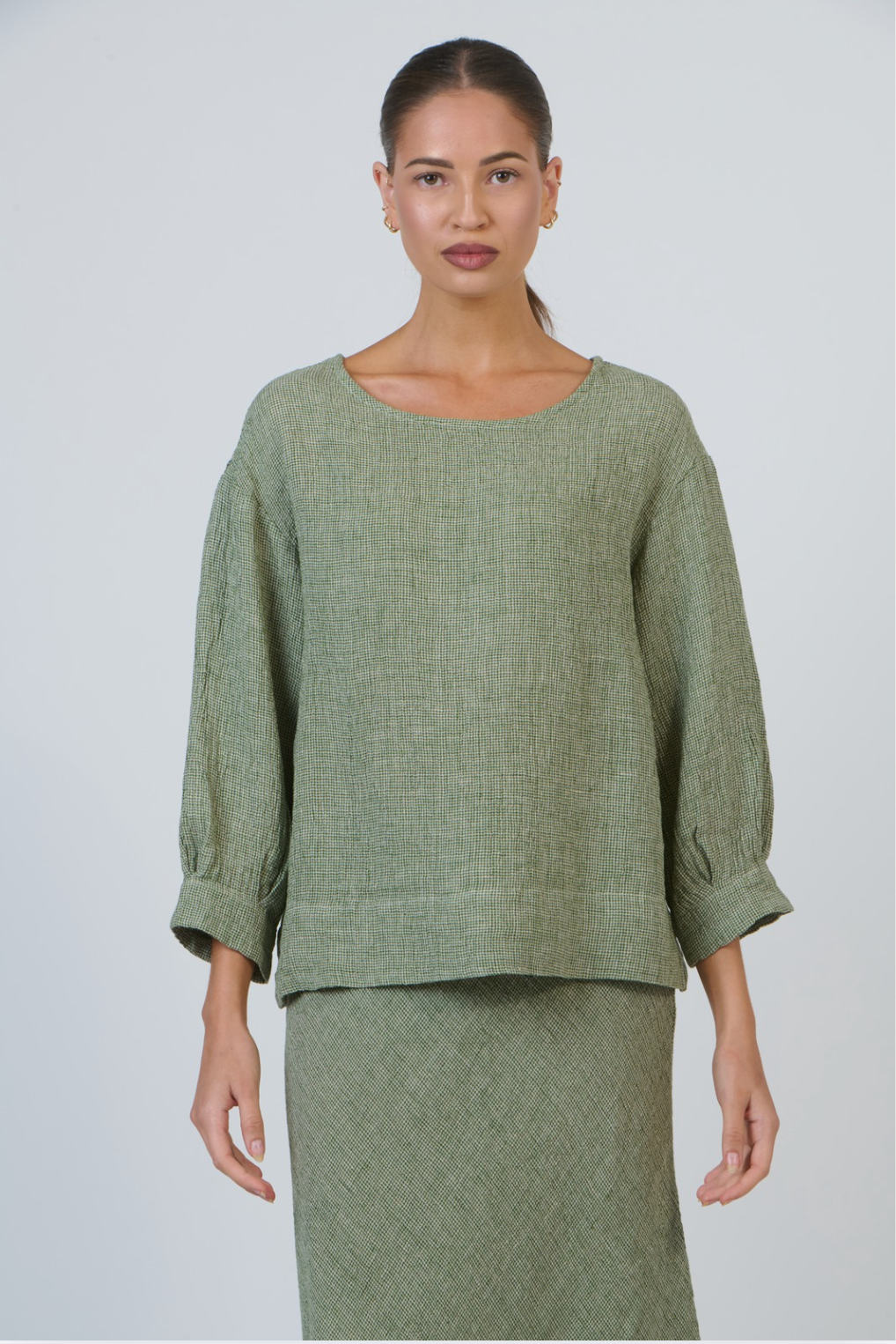 Naturals by O & J Boat Neck Top in Oregano Fleck