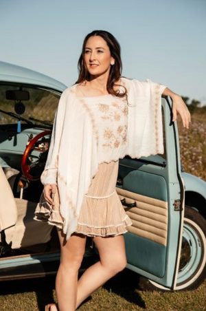 Enhance Accessories Cassie Coverup Motif in Cream