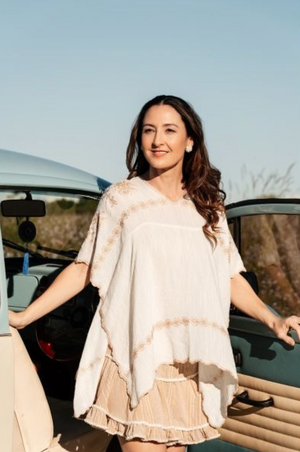 Enhance Accessories Cassie Coverup Motif in Cream