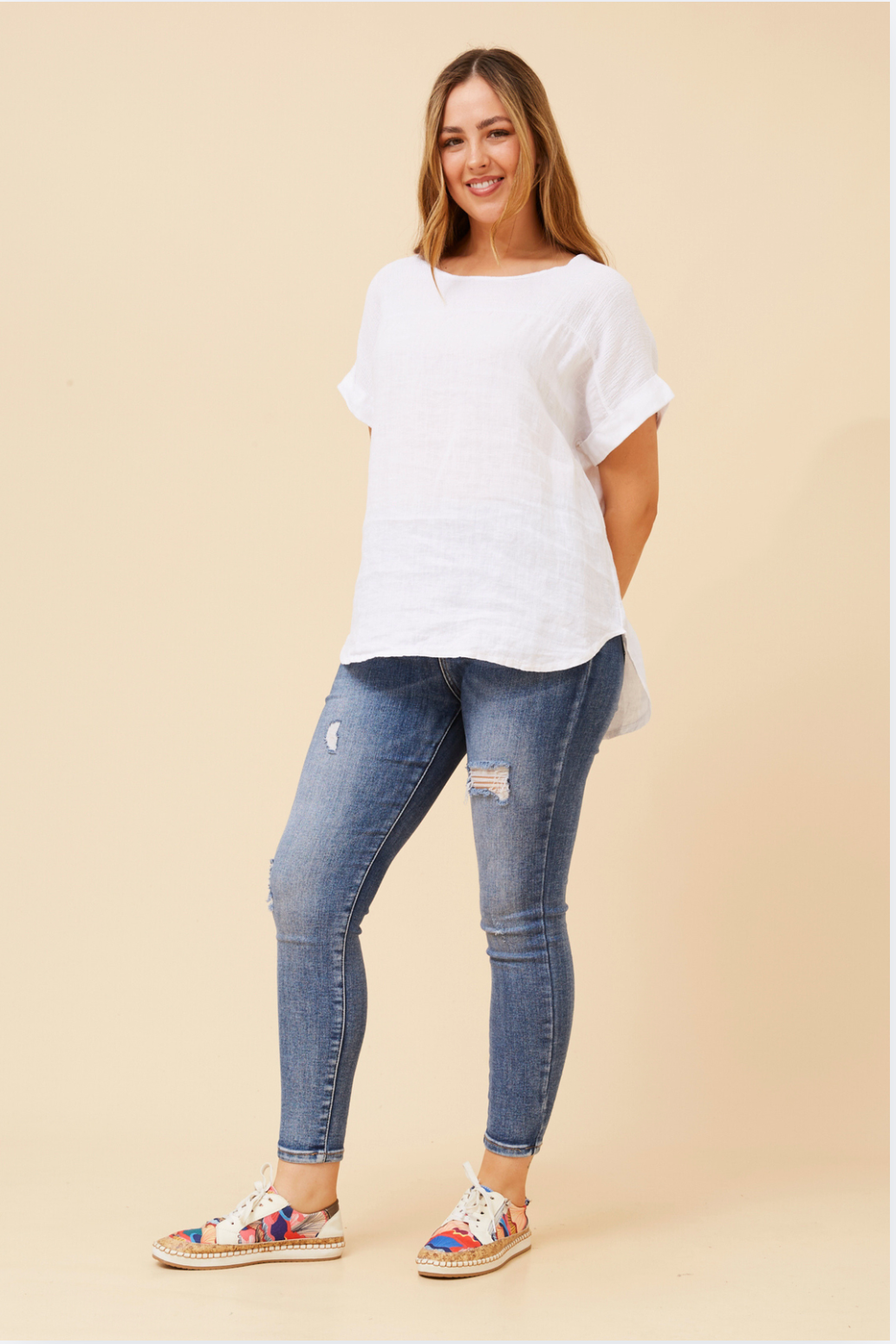 Bottega Moda Short Sleeve Solid Top in White