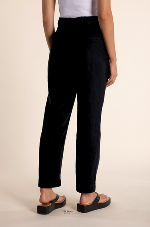 Two-T's Linen 7/8 Taper Trouser in Black