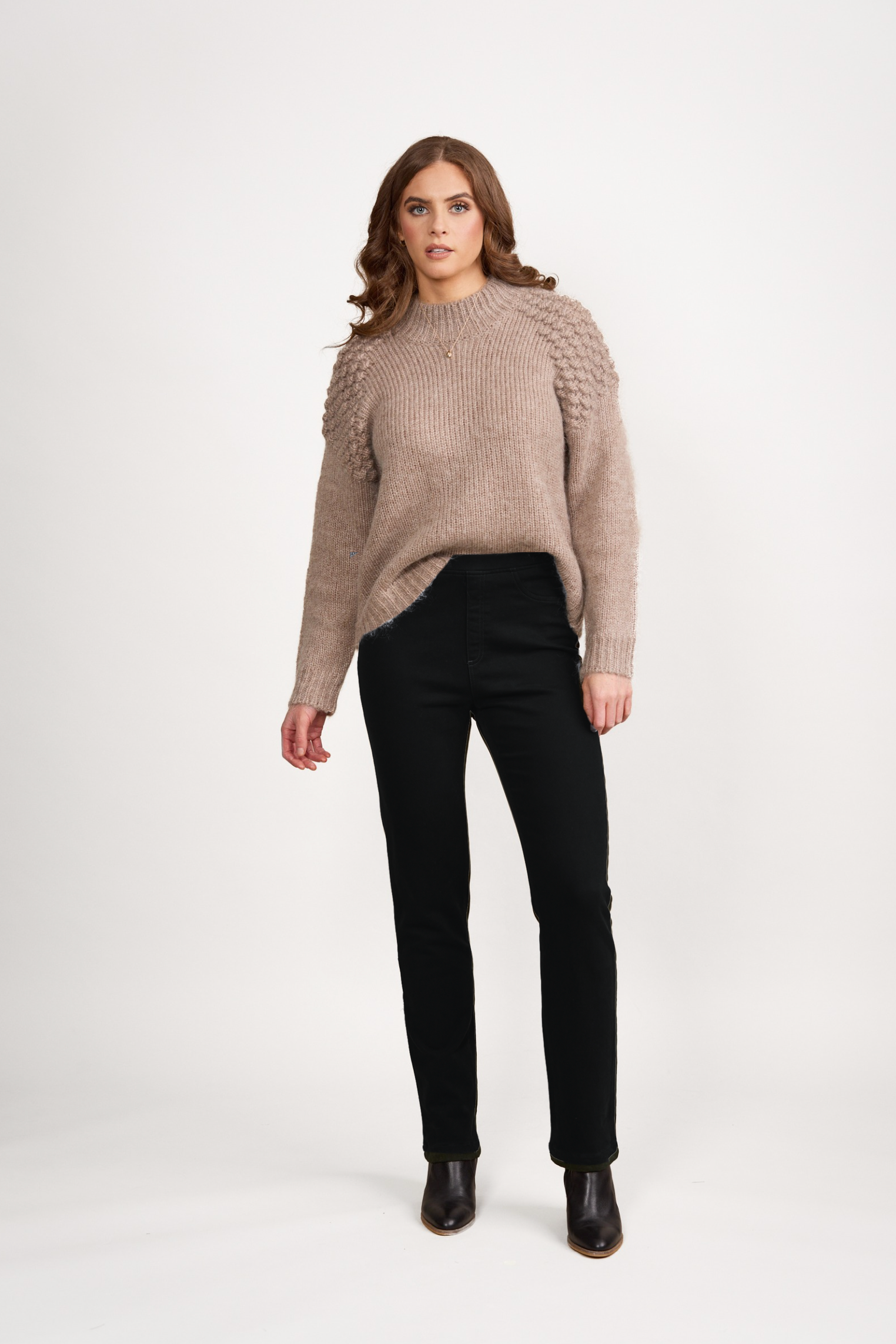 Vassalli Bay Slim Leg Full Length Knit Pull On in Black
