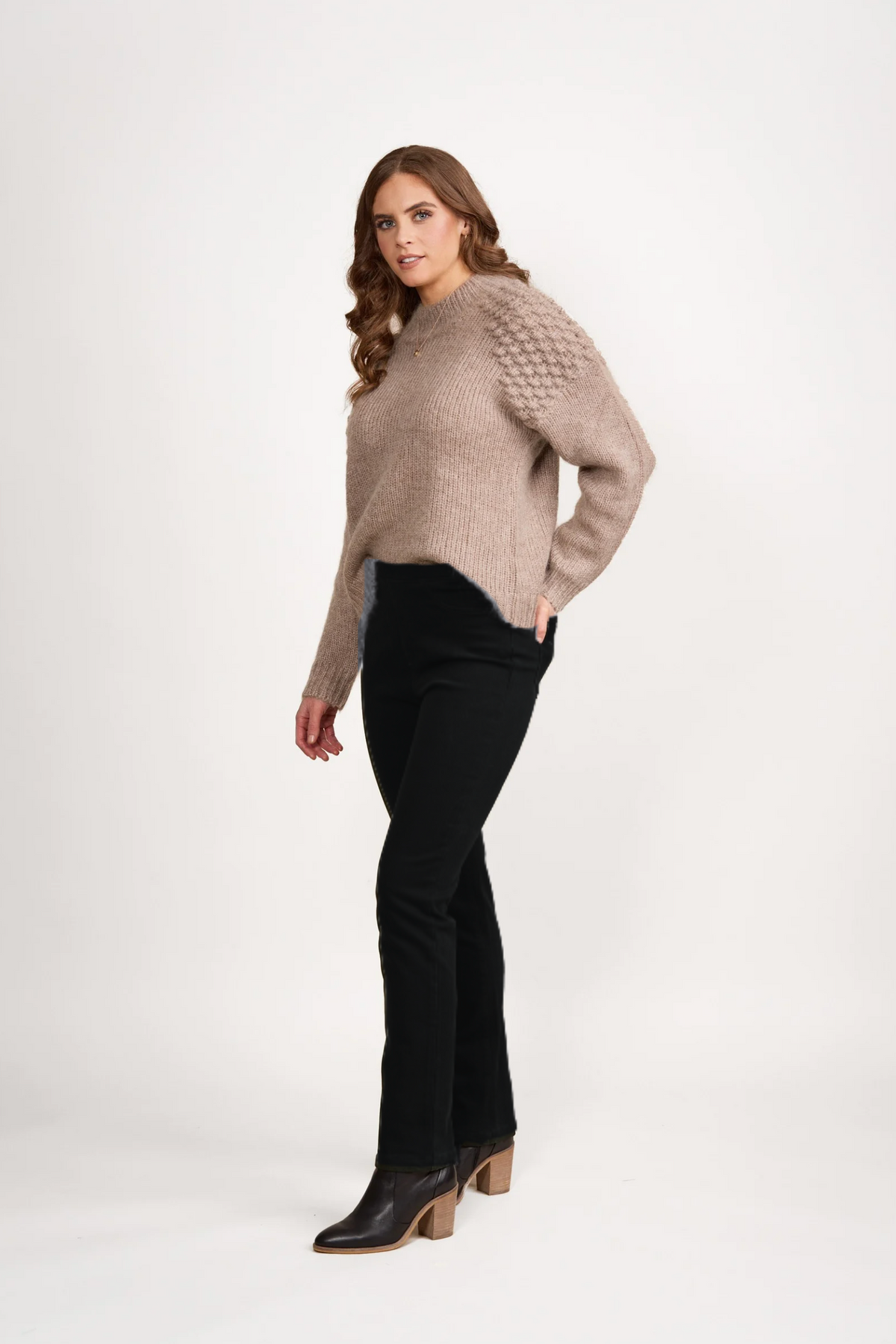 Vassalli Bay Slim Leg Full Length Knit Pull On in Black