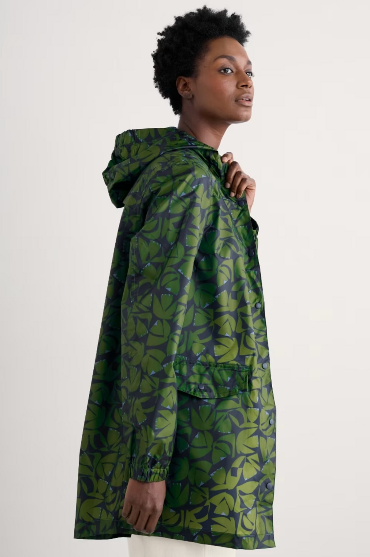 Seasalt Cornwall The Pack It Jacket in Floral Cutout Forest Green