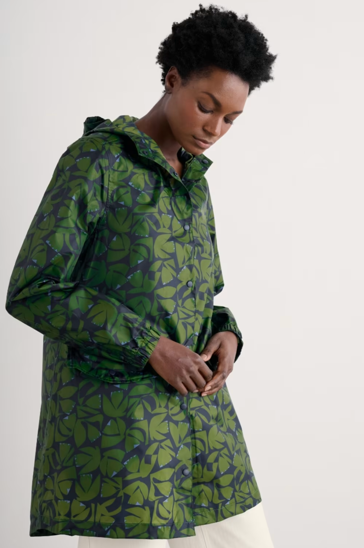 Seasalt Cornwall The Pack It Jacket in Floral Cutout Forest Green