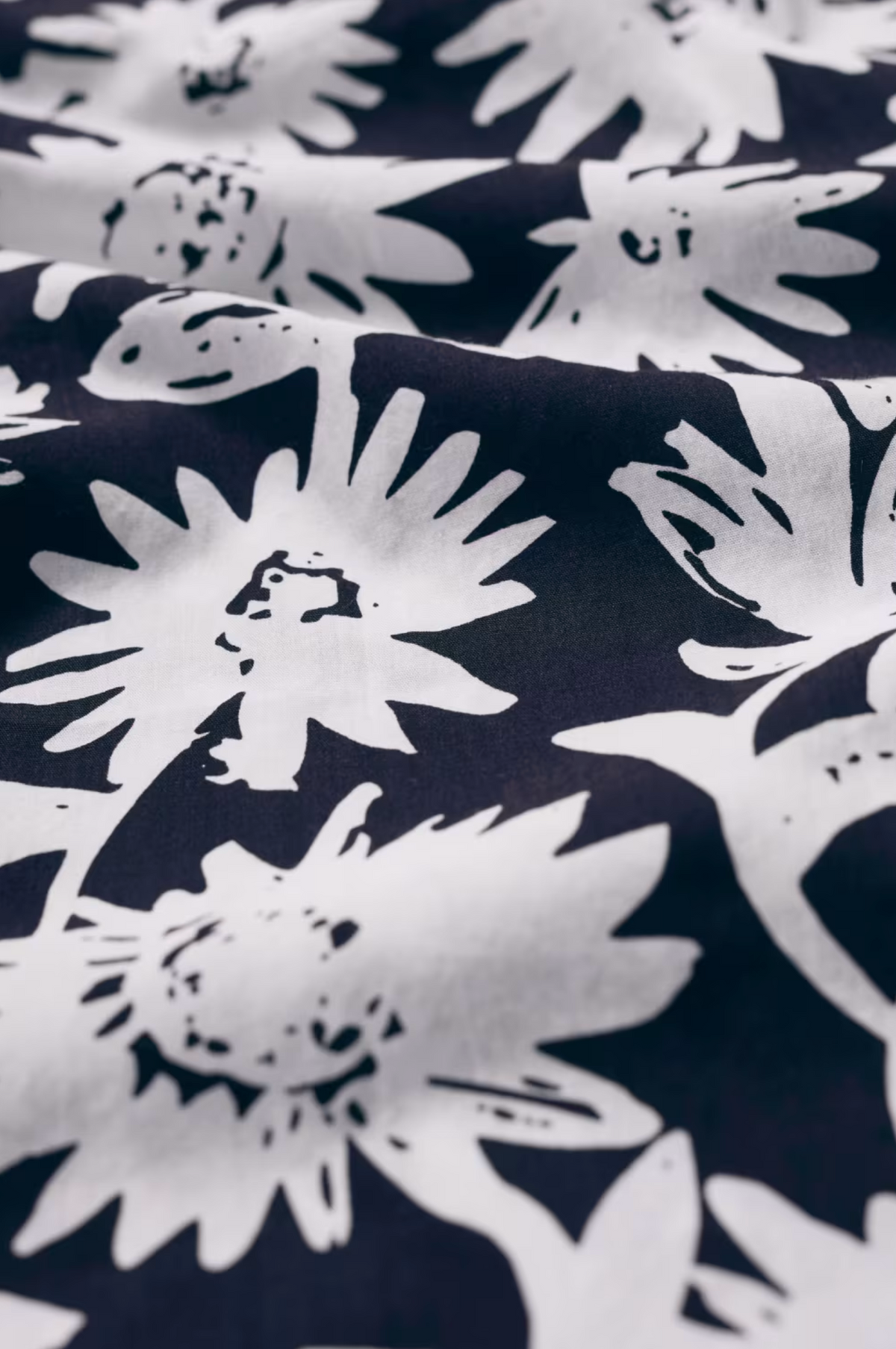 Seasalt Cornwall Poolfield Printed Trousers in Daisy Shadow Inkwell