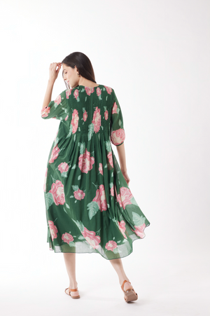 Au Hasard D'un Voyage Jardin Rose Pintuck in Forest Rose