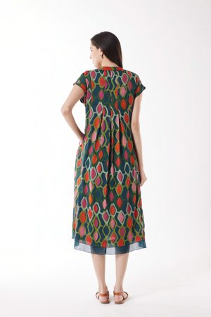 Au Hasard D'un Voyage Lantern Jewel Button Midi in Emerald Green