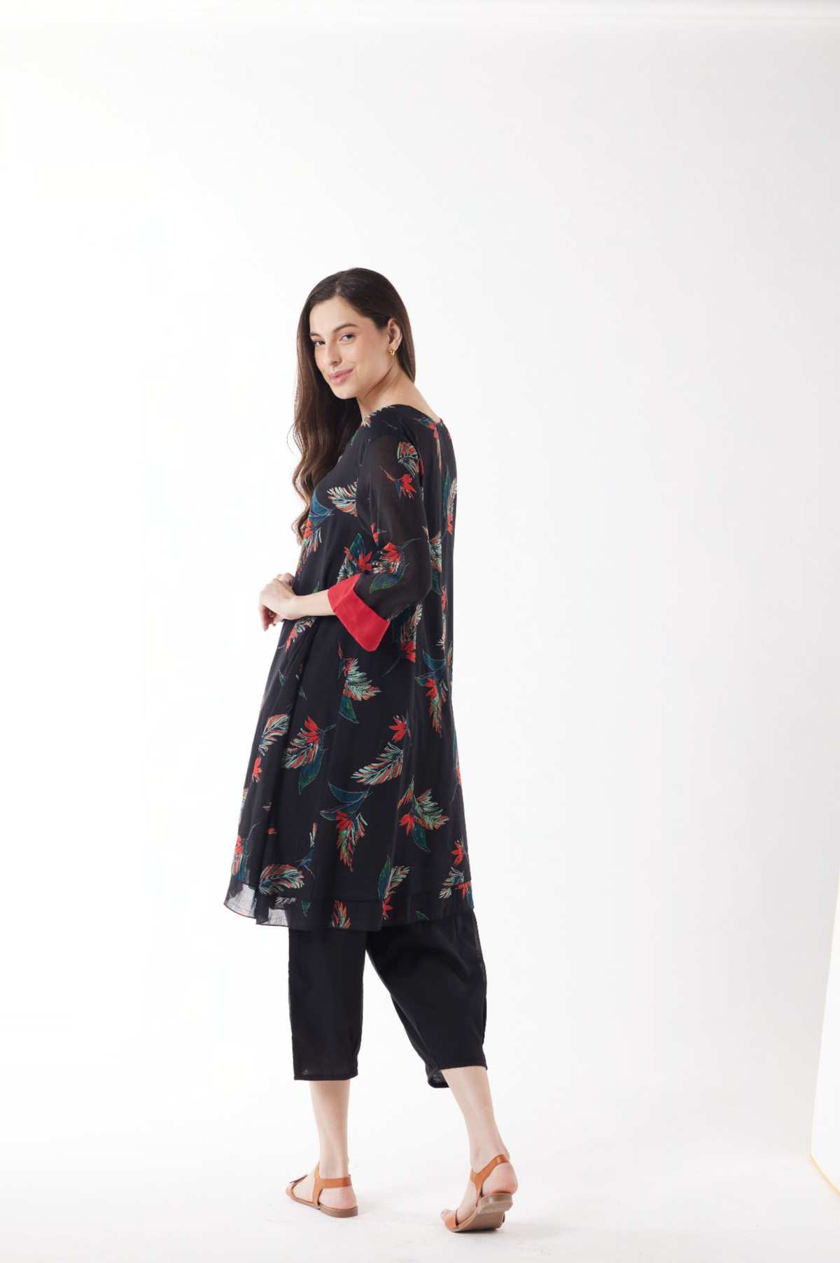 Au Hasard D'un Voyage Midnight Plume Contrast-Cuff Tunic in Black